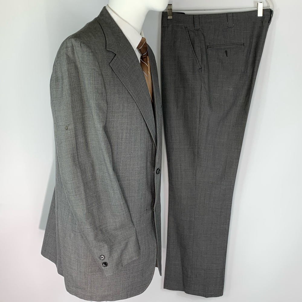 Brody‎ Suit - Picture 4 of 7